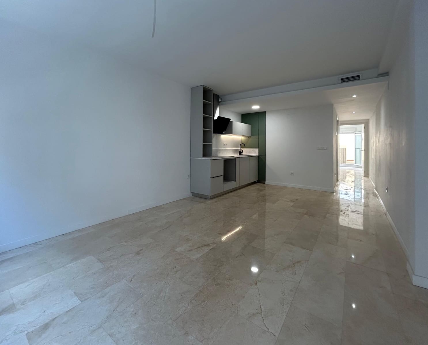 1 bedroom Apartment for sale in Alicante / Alacant city - € 179,900 (Ref: 9401713)