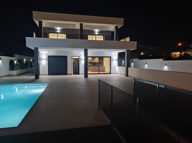 3 quarto Moradia para venda em Ciudad Quesada, Rojales com piscina garagem - 799 900 € (Ref: 9414598)