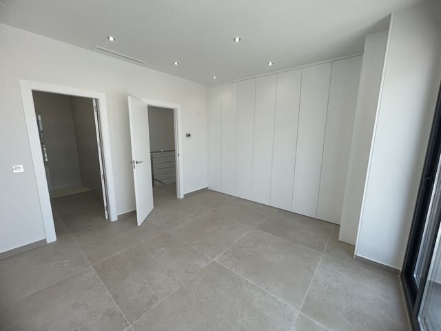 3 quarto Moradia para venda em Ciudad Quesada, Rojales com piscina garagem - 799 900 € (Ref: 9414598)