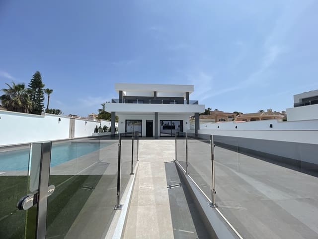 3 quarto Moradia para venda em Ciudad Quesada, Rojales com piscina garagem - 799 900 € (Ref: 9414598)