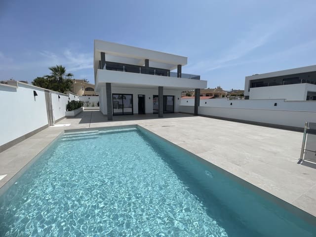 3 quarto Moradia para venda em Ciudad Quesada, Rojales com piscina garagem - 799 900 € (Ref: 9414598)