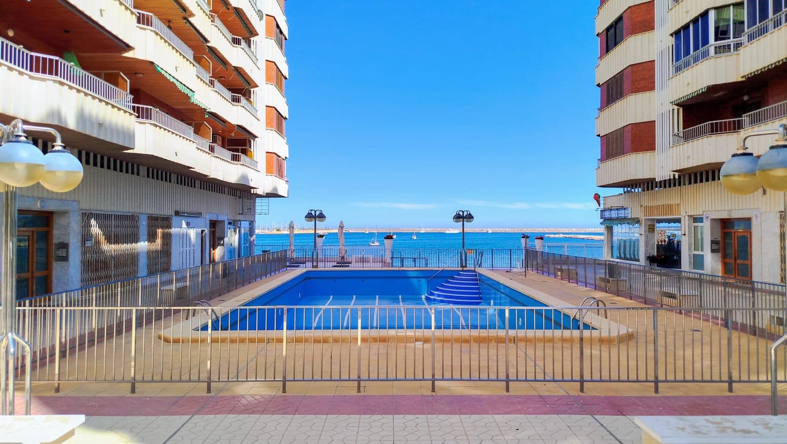 3 soveværelse Lejlighed til salg i Torrevieja med swimmingpool - € 259.900 (Ref: 9426574)