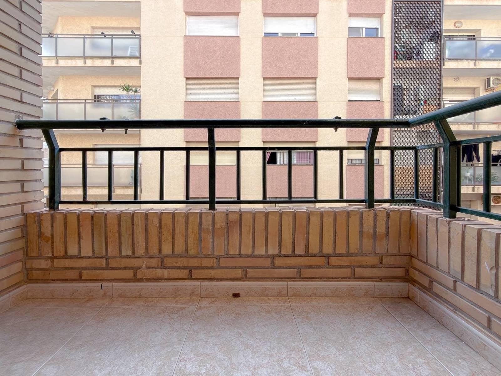 3 quarto Apartamento para venda em Torrevieja - 139 900 € (Ref: 9431918)