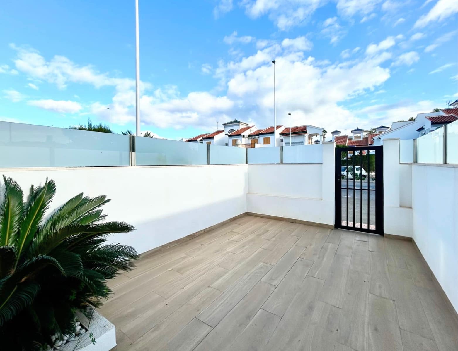 3 bedroom Townhouse for sale in Torrevieja with pool - € 249,900 (Ref: 9435175)