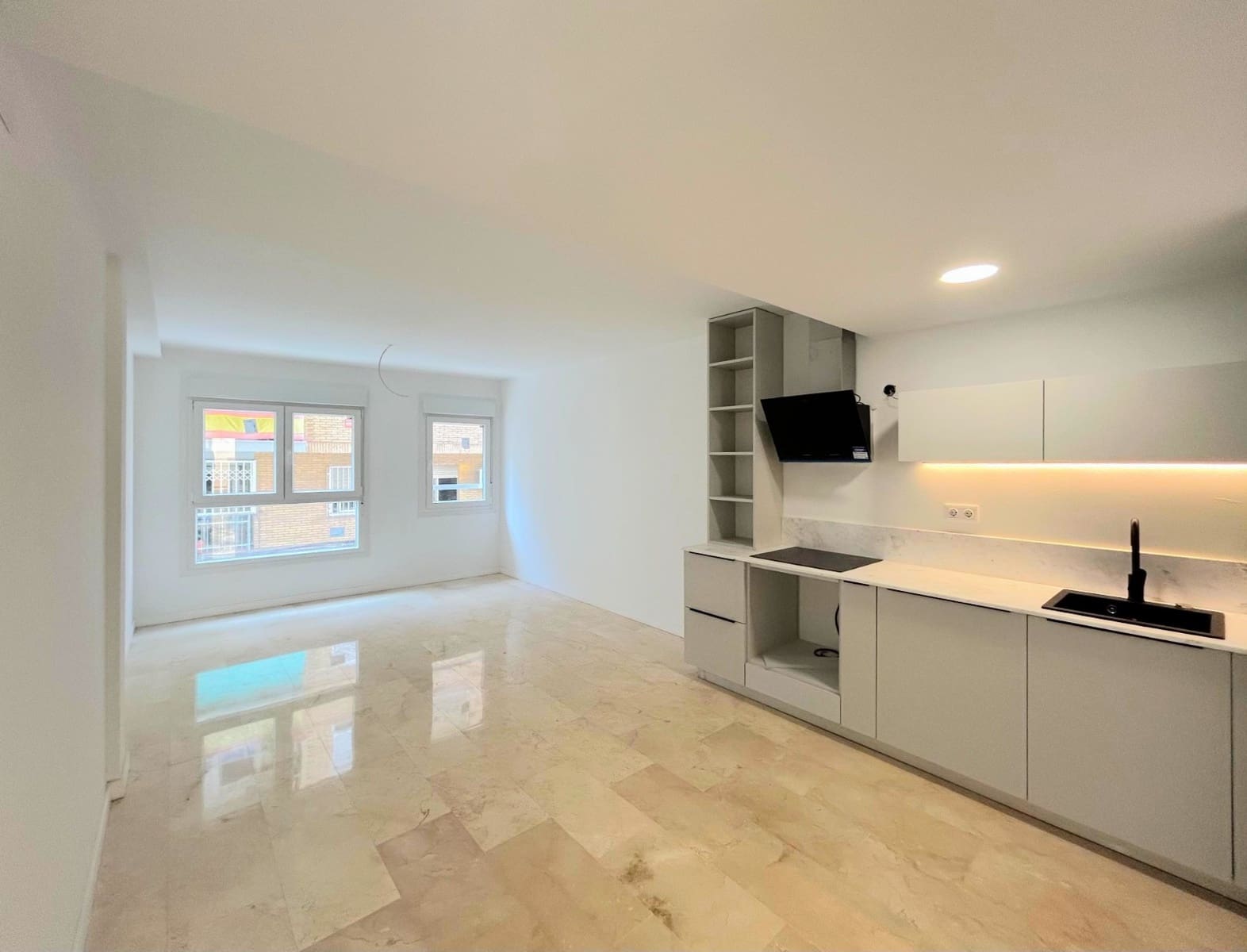 1 bedroom Apartment for sale in Alicante / Alacant city - € 164,900 (Ref: 9505929)