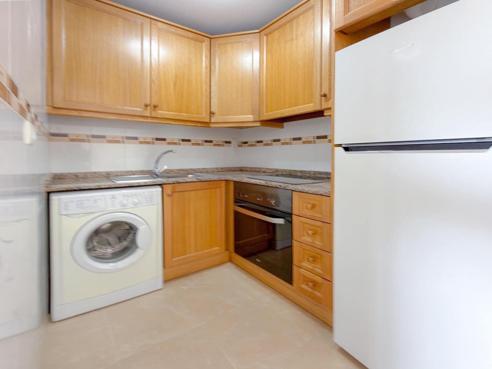 2 sypialnia Penthouse na sprzedaż w Torrevieja z basenem - 189 900 € (Ref: 9525183)