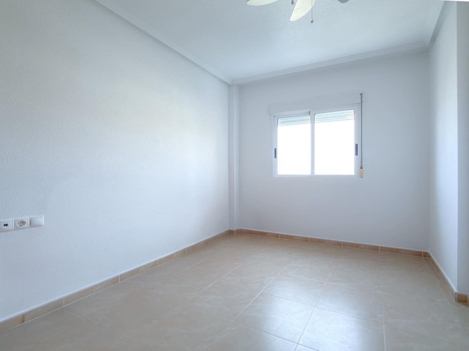 2 sypialnia Penthouse na sprzedaż w Torrevieja z basenem - 189 900 € (Ref: 9525183)