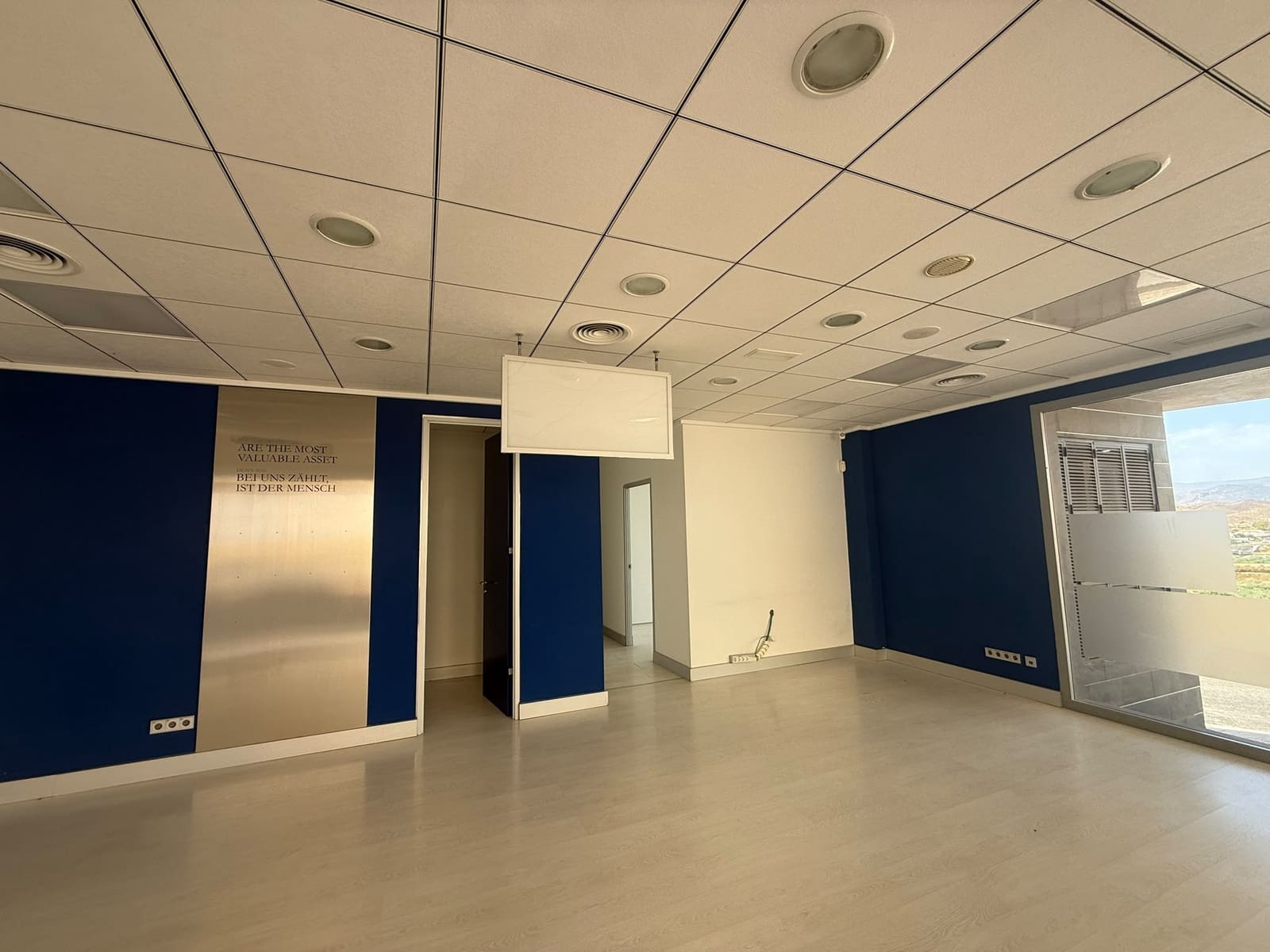Comercial para arrendar em Albox - 350 € (Ref: 10032393)