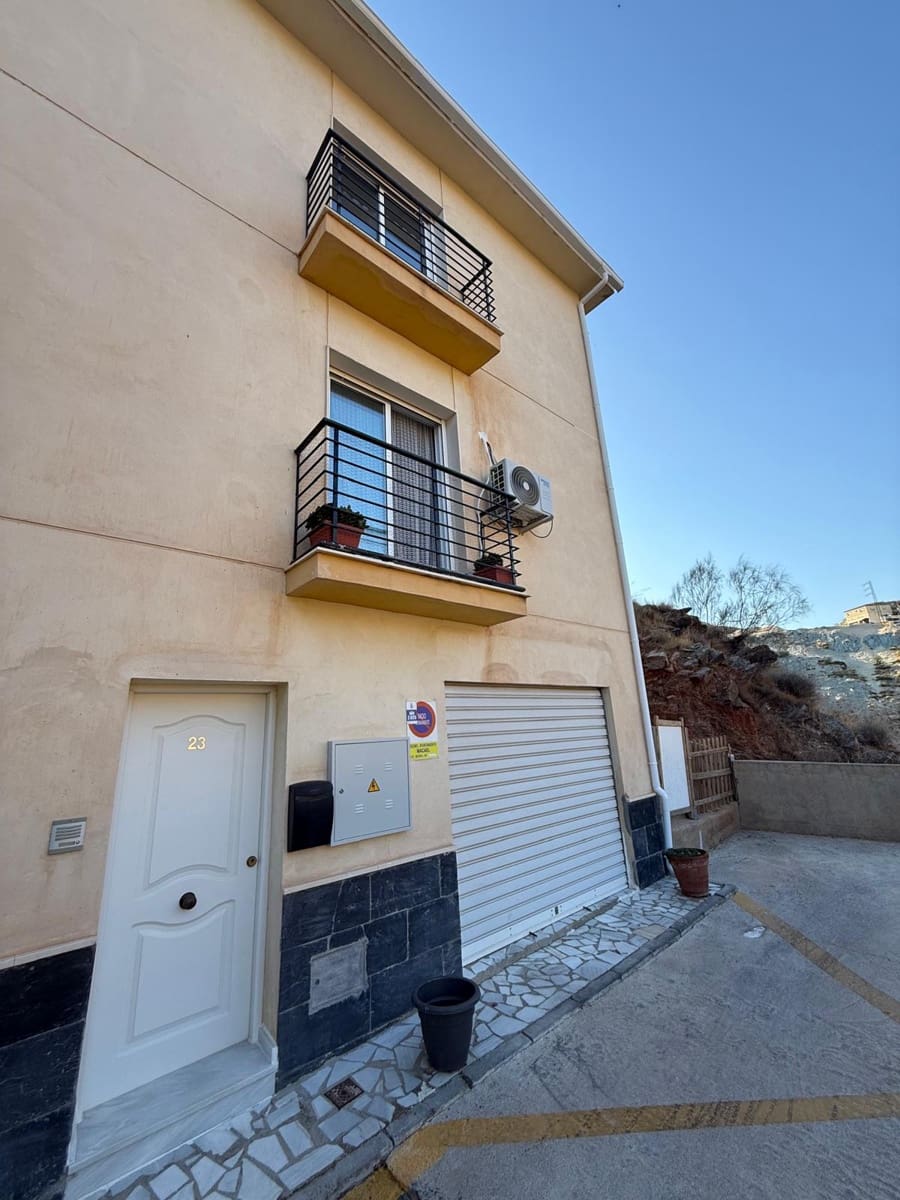 3 soveværelse Byhus til salg i Macael med garage - € 85.000 (Ref: 9263356)