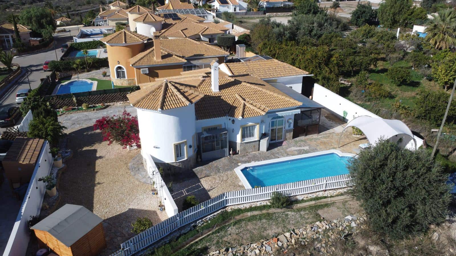 3 sypialnia Willa na sprzedaż w Partaloa z basenem garażem - 274 750 € (Ref: 9409338)