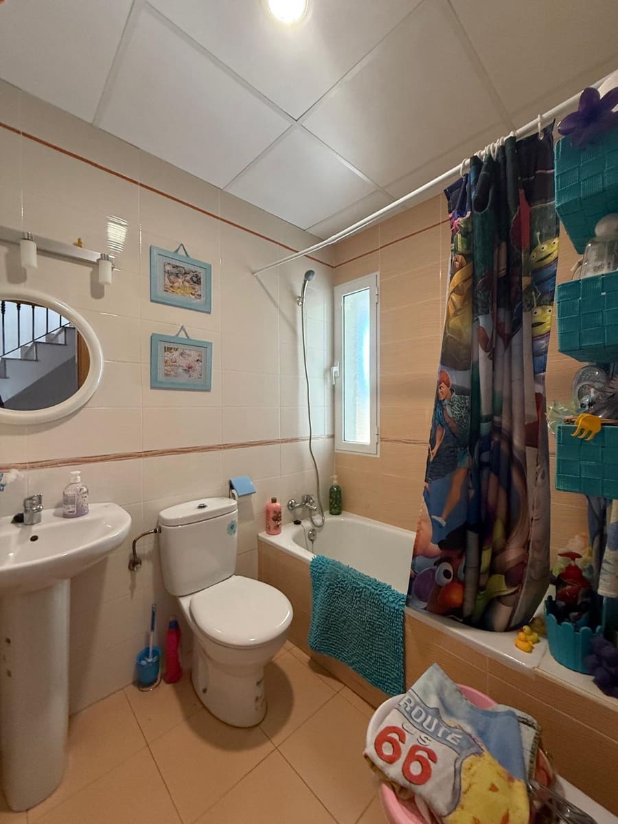 4 makuuhuone Omakotitalo myytävänä paikassa Taberno - 120 000 € (Ref: 9970849)