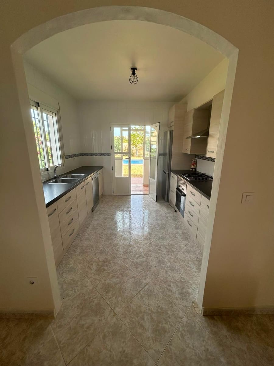 Villa/Maison de 3 chambres à louer à Partaloa avec piscine - 975 € (Ref: 9996014)