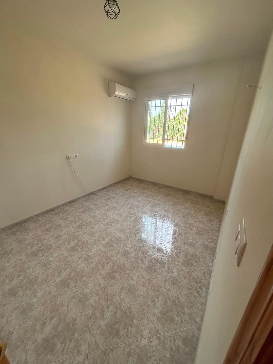 Villa/Maison de 3 chambres à louer à Partaloa avec piscine - 975 € (Ref: 9996014)