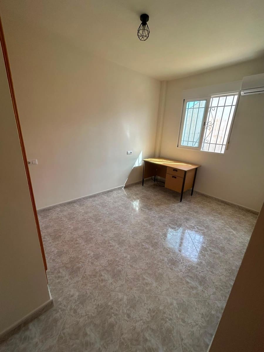 Villa/Maison de 3 chambres à louer à Partaloa avec piscine - 975 € (Ref: 9996014)