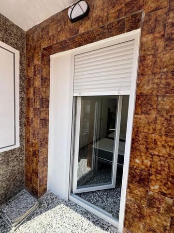 5 sypialnia Hotel na sprzedaż w Torrevieja - 186 000 € (Ref: 9341386)