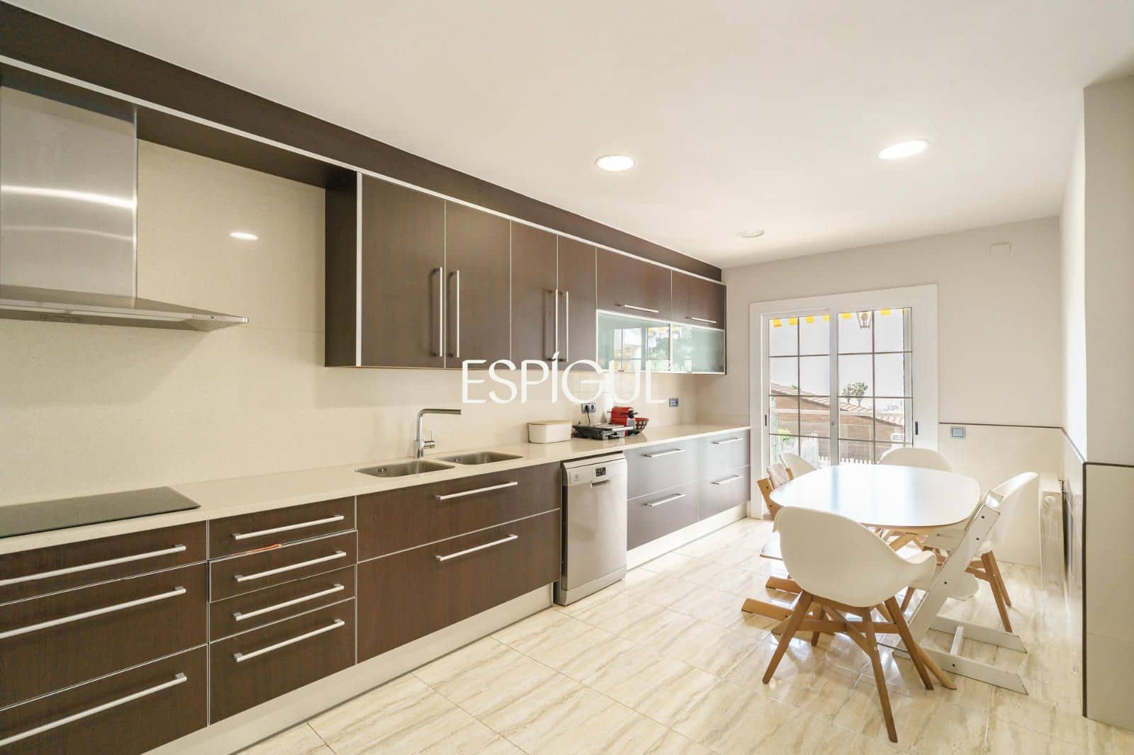 5 bedroom Townhouse for sale in Teia with pool garage - € 690,000 (Ref: 10016030)