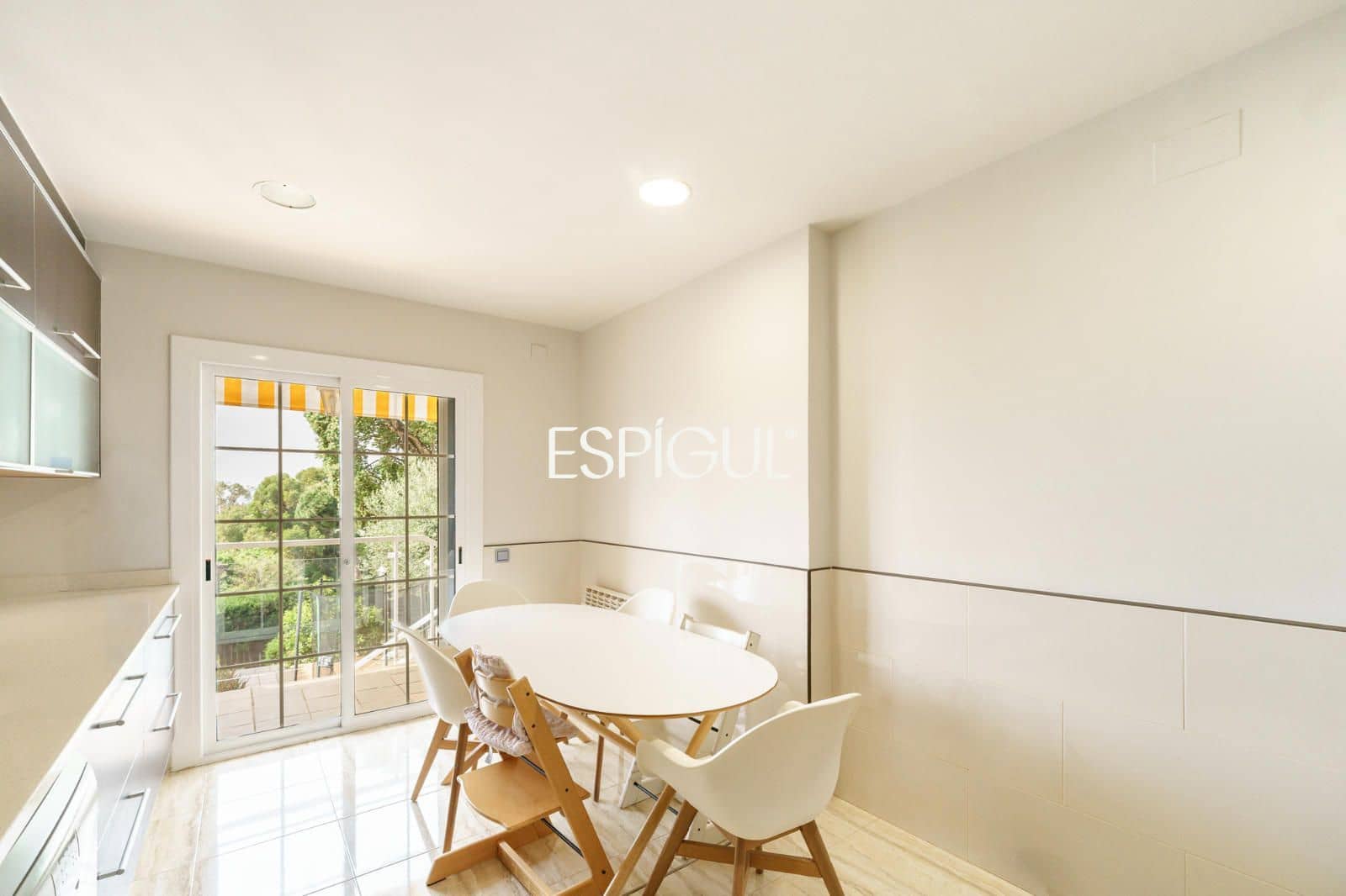 5 bedroom Townhouse for sale in Teia with pool garage - € 690,000 (Ref: 10016030)