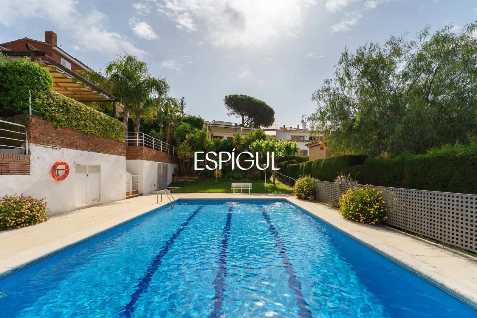 5 bedroom Townhouse for sale in Teia with pool garage - € 690,000 (Ref: 10016030)