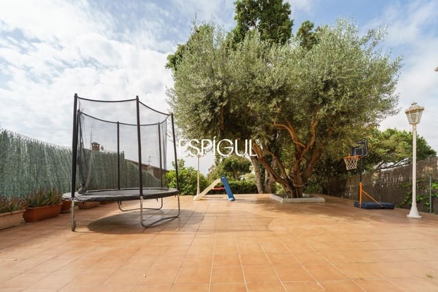 5 bedroom Townhouse for sale in Teià with pool garage - € 690,000 (Ref: 10016030)
