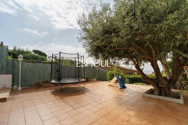 5 bedroom Townhouse for sale in Teià with pool garage - € 690,000 (Ref: 10016030)