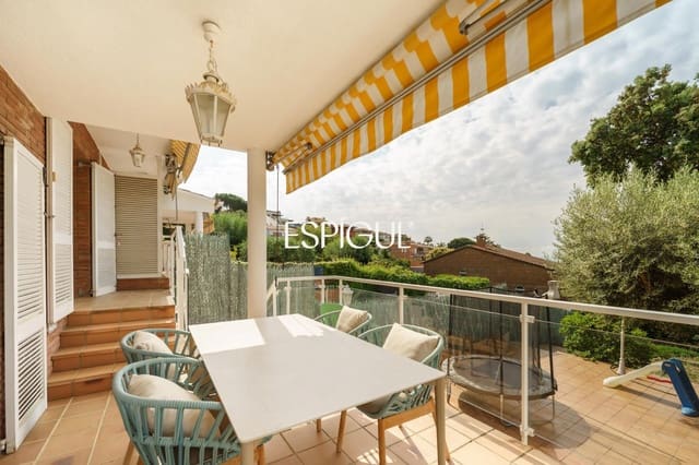 5 bedroom Townhouse for sale in Teià with pool garage - € 690,000 (Ref: 10016030)