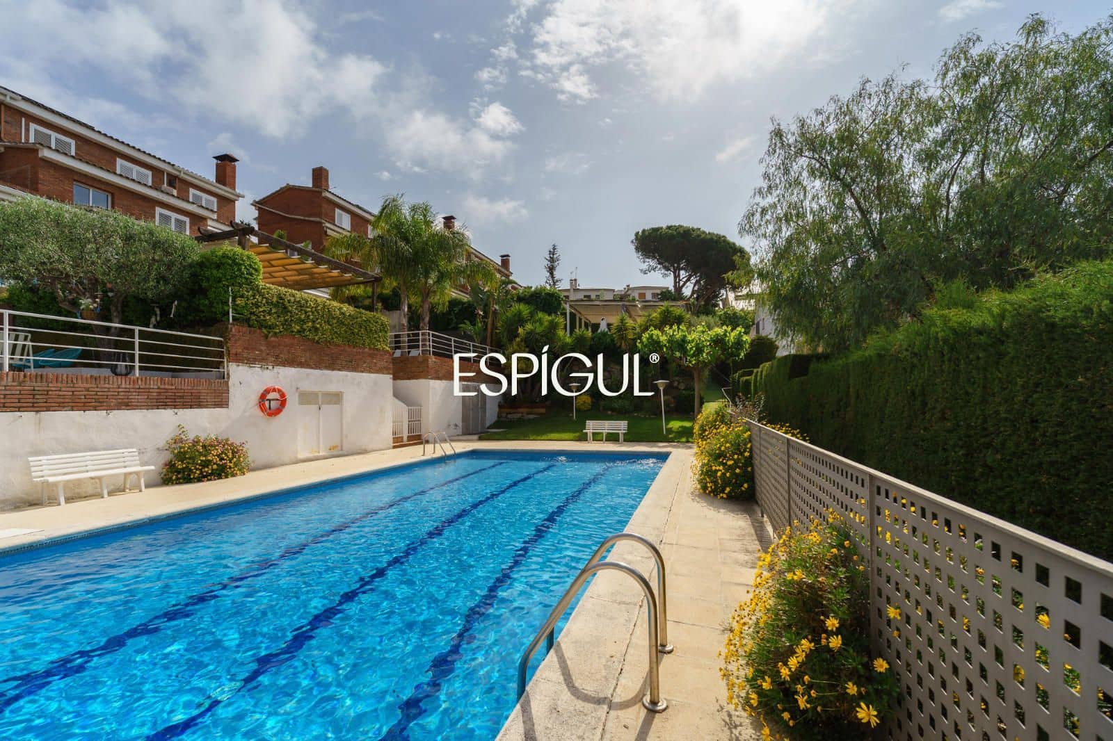 5 bedroom Townhouse for sale in Teia with pool garage - € 690,000 (Ref: 10016030)