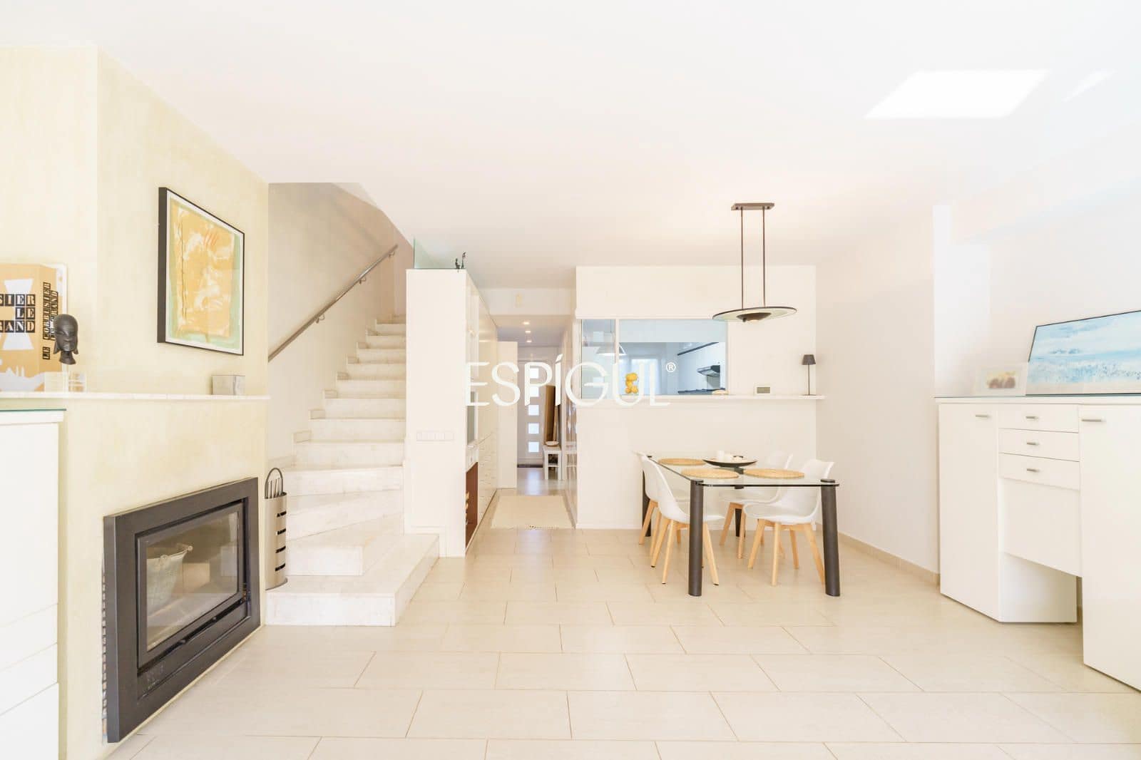 4 bedroom Townhouse for sale in Premia de Mar with pool garage - € 665,000 (Ref: 10016031)