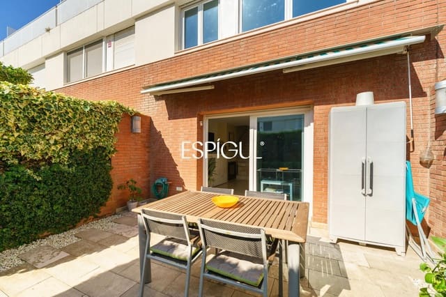 4 bedroom Townhouse for sale in Premià de Mar with pool garage - € 690,000 (Ref: 10016031)