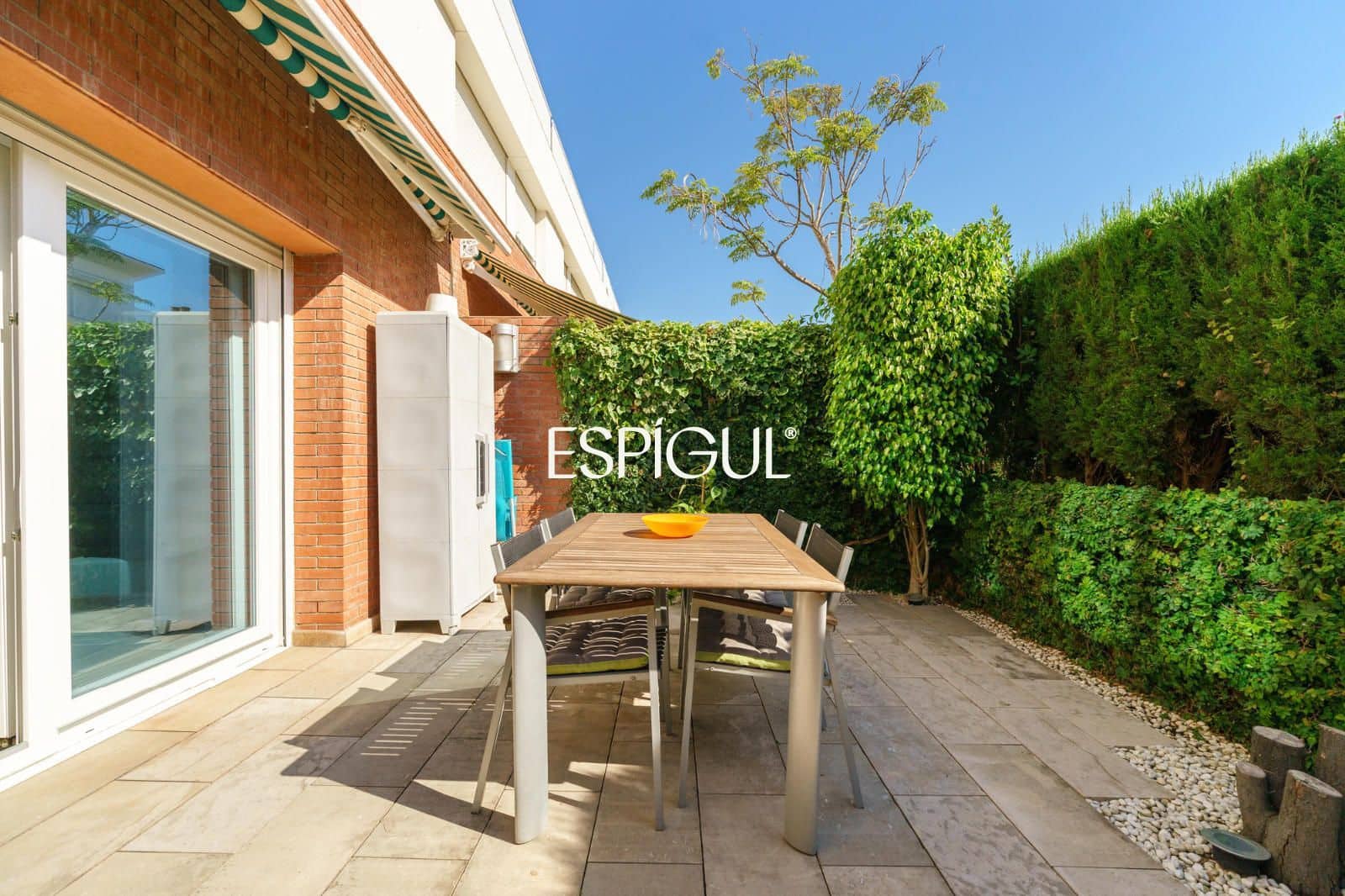 4 bedroom Townhouse for sale in Premia de Mar with pool garage - € 665,000 (Ref: 10016031)