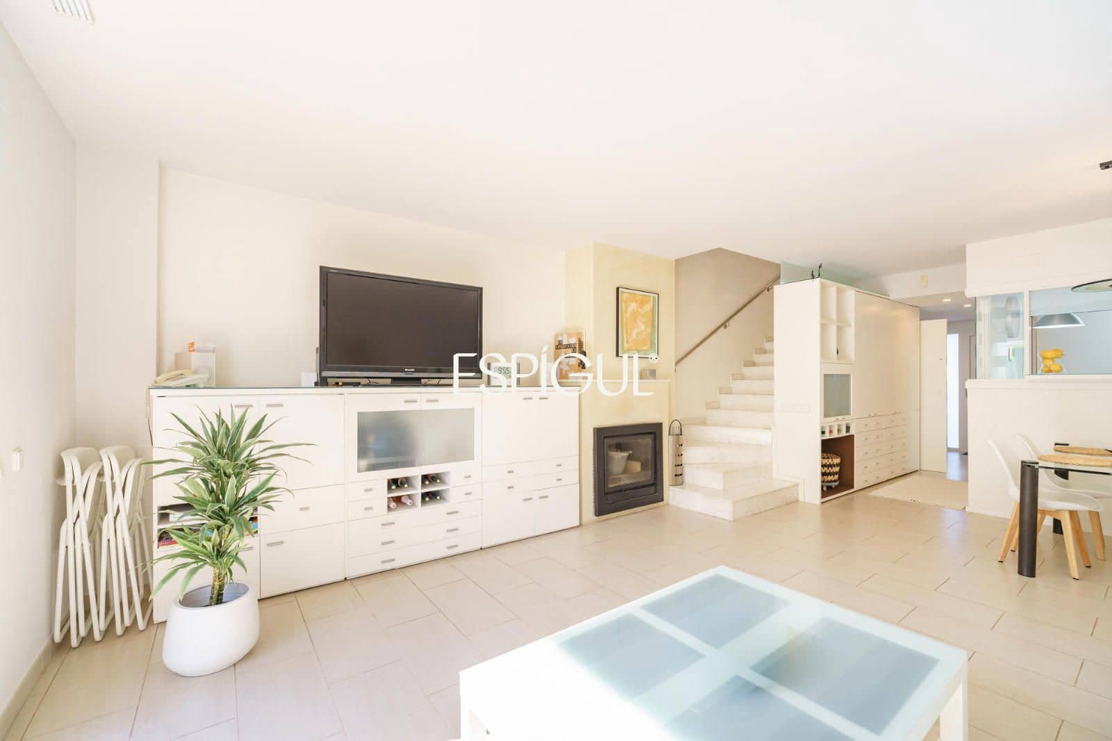 4 bedroom Townhouse for sale in Premia de Mar with pool garage - € 665,000 (Ref: 10016031)