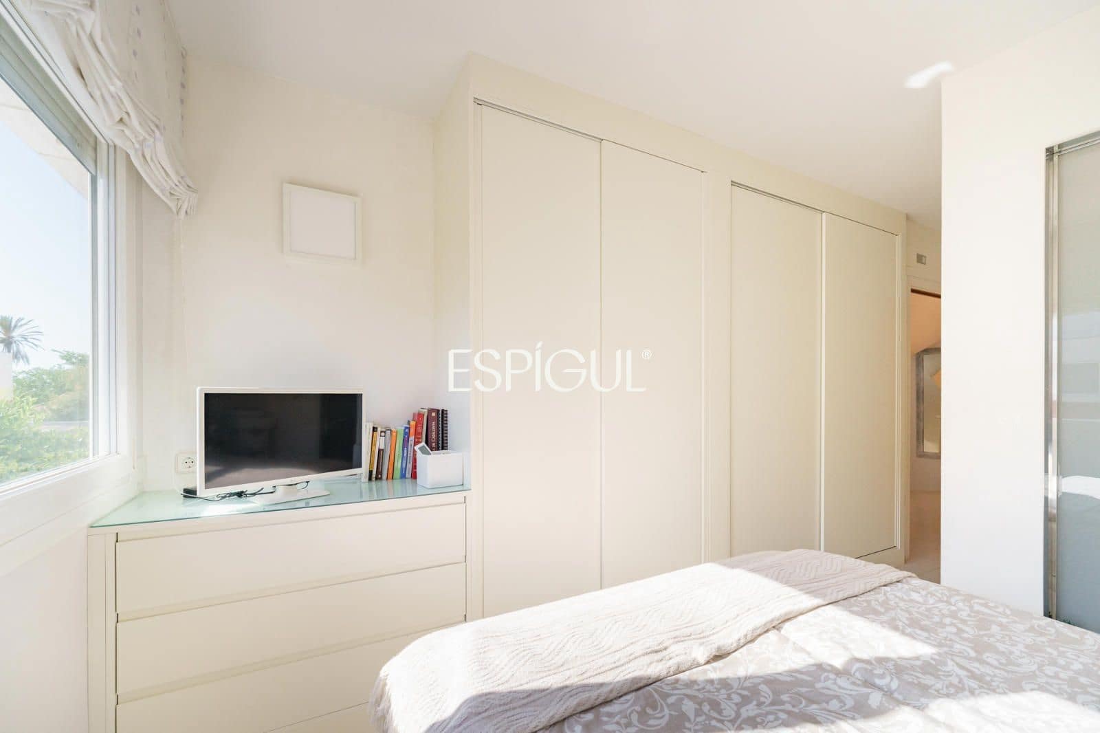 4 bedroom Townhouse for sale in Premia de Mar with pool garage - € 665,000 (Ref: 10016031)