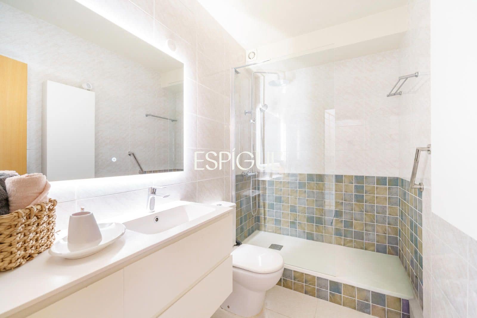4 bedroom Townhouse for sale in Premia de Mar with pool garage - € 665,000 (Ref: 10016031)