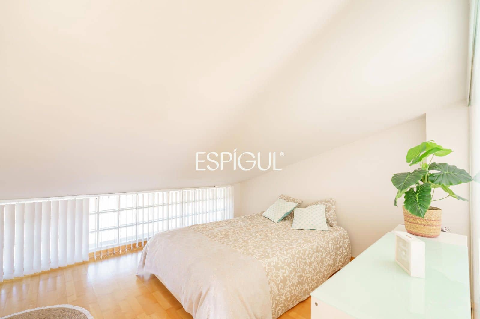 4 bedroom Townhouse for sale in Premia de Mar with pool garage - € 665,000 (Ref: 10016031)