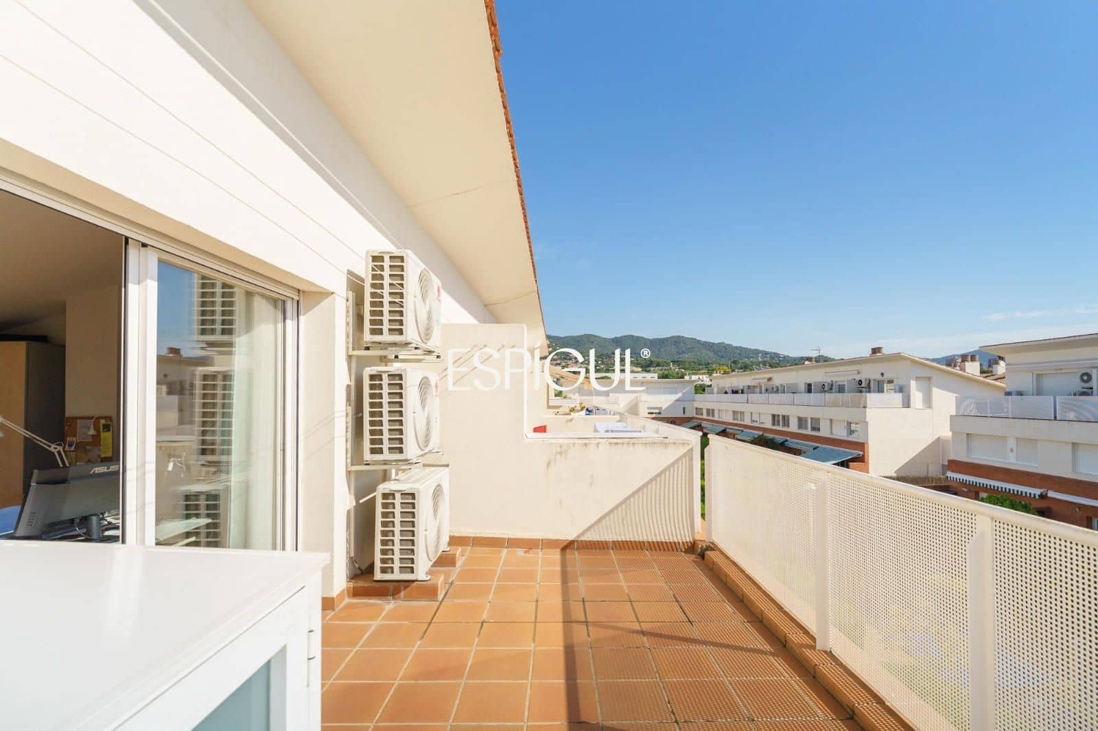 4 bedroom Townhouse for sale in Premia de Mar with pool garage - € 665,000 (Ref: 10016031)