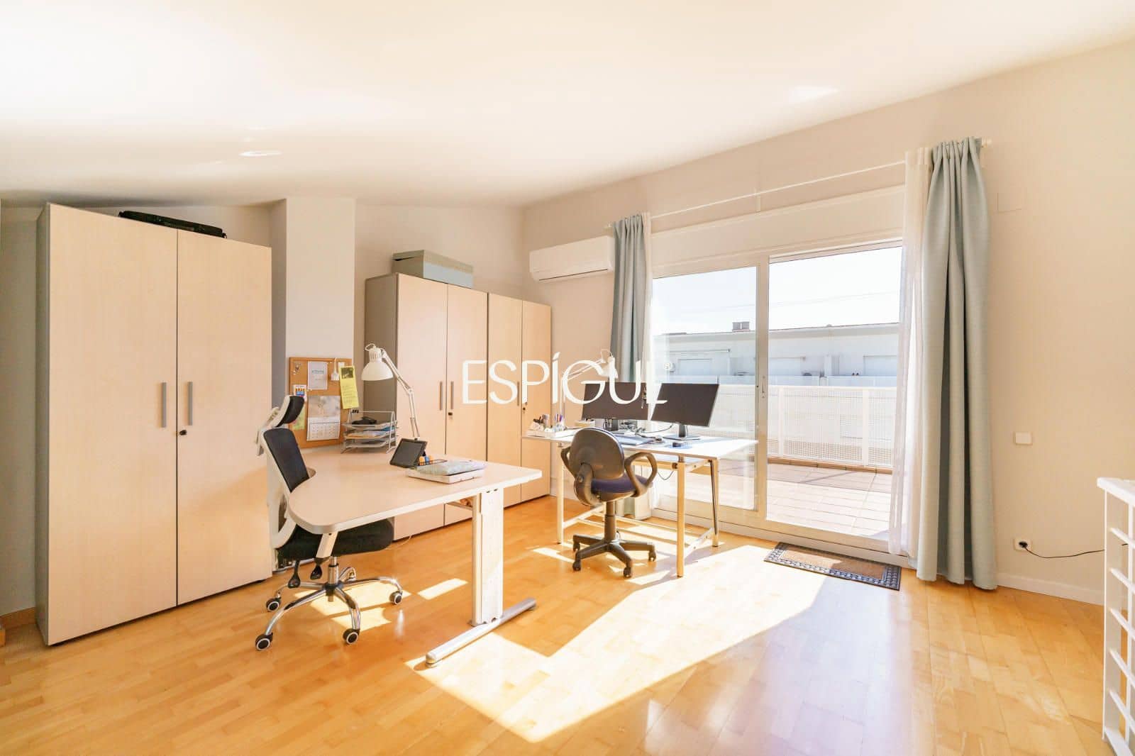 4 bedroom Townhouse for sale in Premia de Mar with pool garage - € 665,000 (Ref: 10016031)