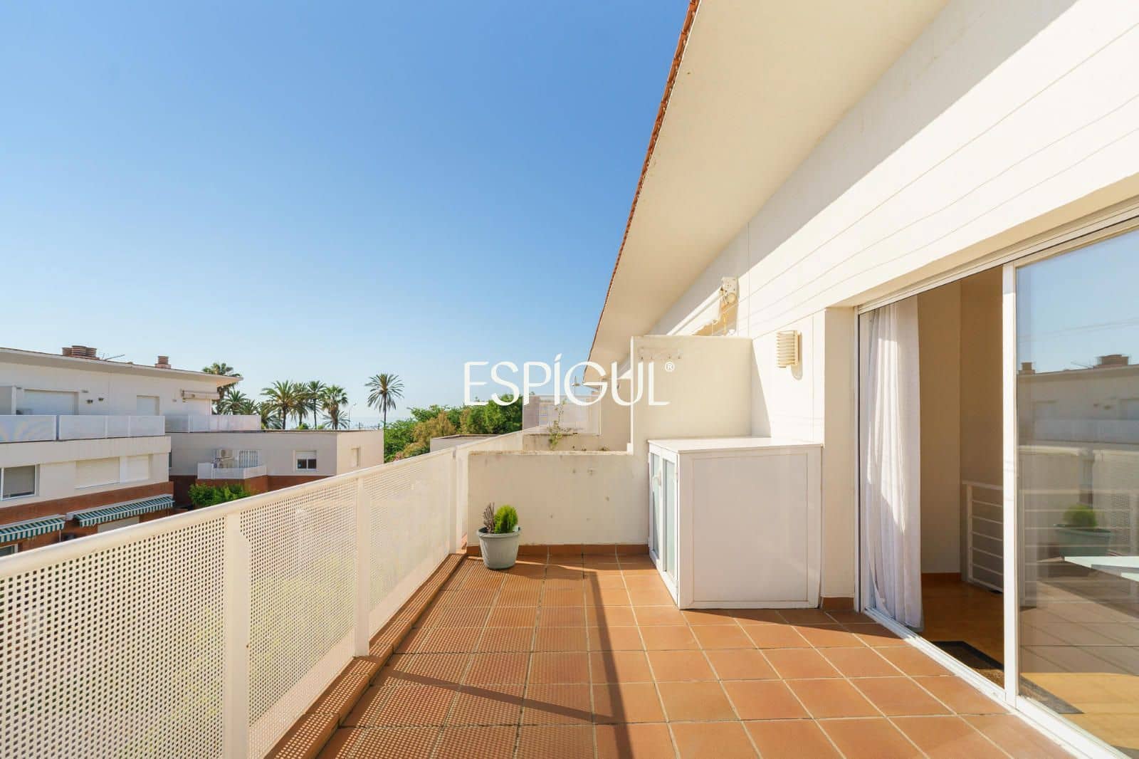 4 bedroom Townhouse for sale in Premia de Mar with pool garage - € 665,000 (Ref: 10016031)