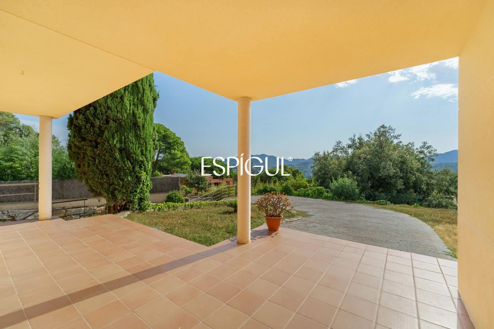 Chalet de 4 habitaciones en Vallromanes en venta con garaje - 830.000 € (Ref: 10016033)