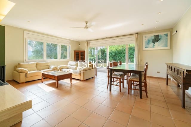4 Zimmer Villa zu verkaufen in Vallromanes mit Garage - 830.000 € (Ref: 10016033)