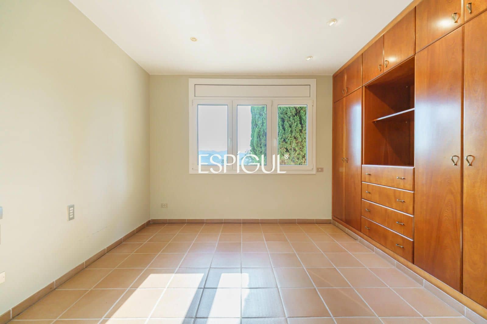 Chalet de 4 habitaciones en Vallromanes en venta con garaje - 830.000 € (Ref: 10016033)
