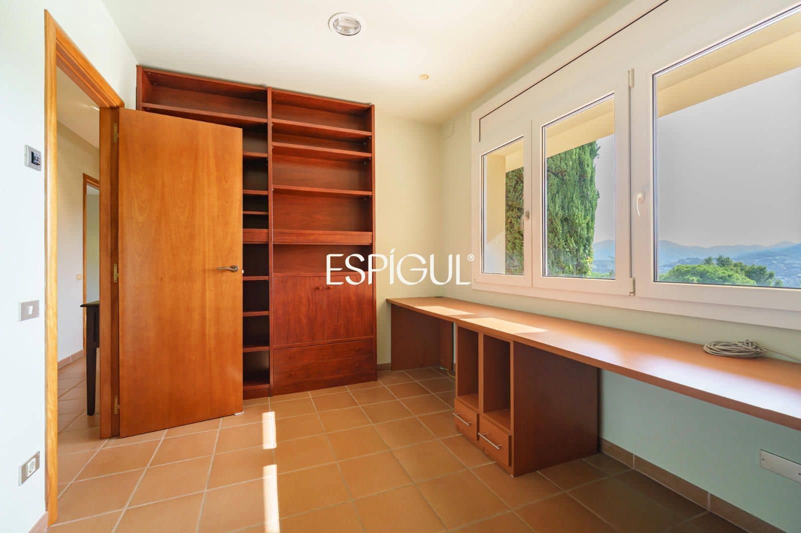 Chalet de 4 habitaciones en Vallromanes en venta con garaje - 830.000 € (Ref: 10016033)