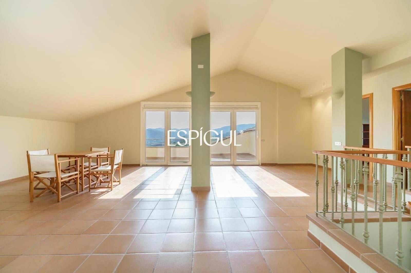 Chalet de 4 habitaciones en Vallromanes en venta con garaje - 830.000 € (Ref: 10016033)