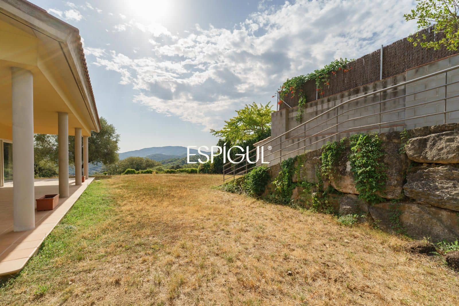 Chalet de 4 habitaciones en Vallromanes en venta con garaje - 830.000 € (Ref: 10016033)