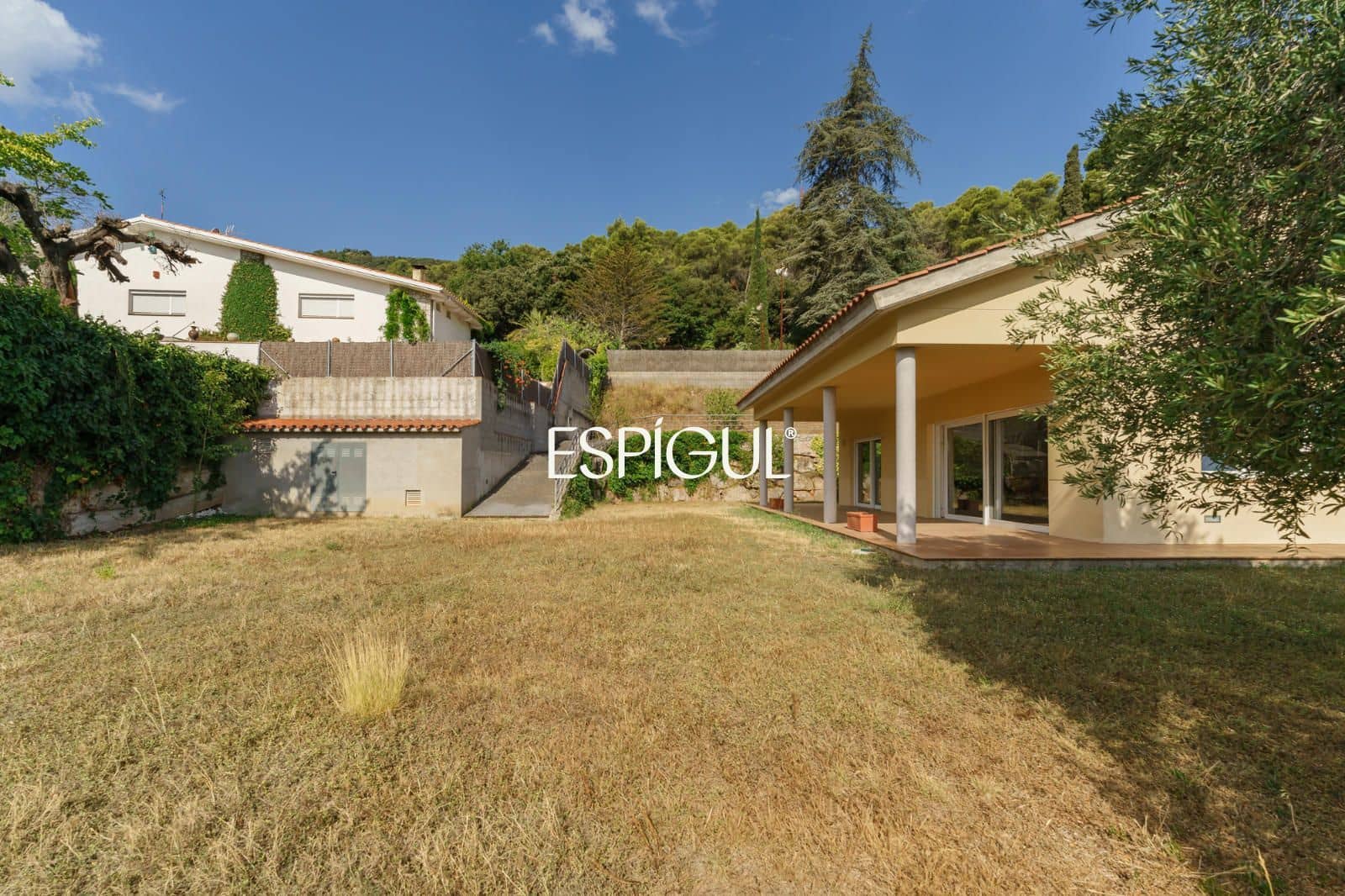 Chalet de 4 habitaciones en Vallromanes en venta con garaje - 830.000 € (Ref: 10016033)