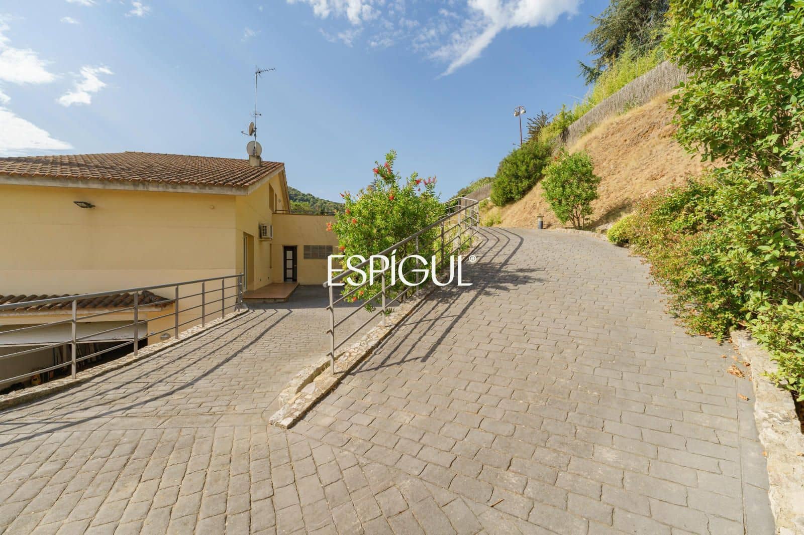 Chalet de 4 habitaciones en Vallromanes en venta con garaje - 830.000 € (Ref: 10016033)