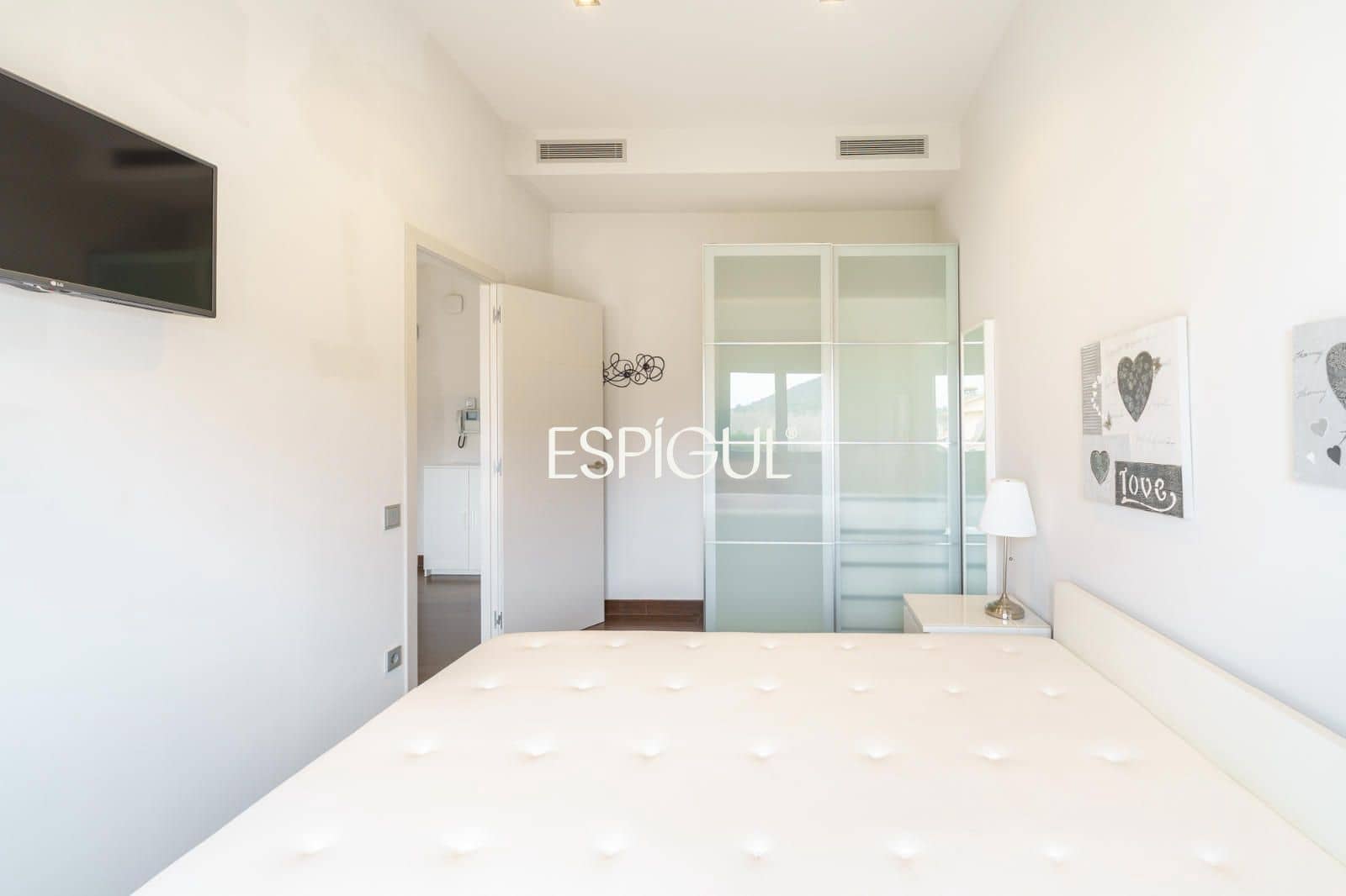5 slaapkamer Villa te koop in Vallromanes met zwembad garage - € 1.150.000 (Ref: 10016034)