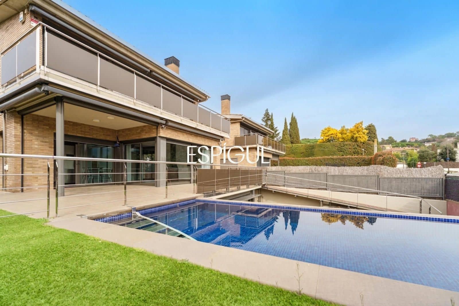 5 slaapkamer Villa te koop in Vallromanes met zwembad garage - € 1.150.000 (Ref: 10016034)