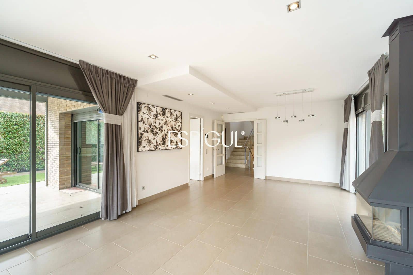 5 slaapkamer Villa te koop in Vallromanes met zwembad garage - € 1.150.000 (Ref: 10016034)