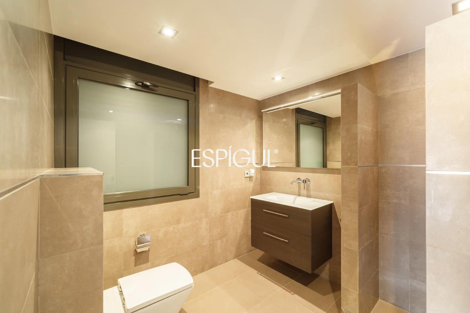 5 slaapkamer Villa te koop in Vallromanes met zwembad garage - € 1.150.000 (Ref: 10016034)