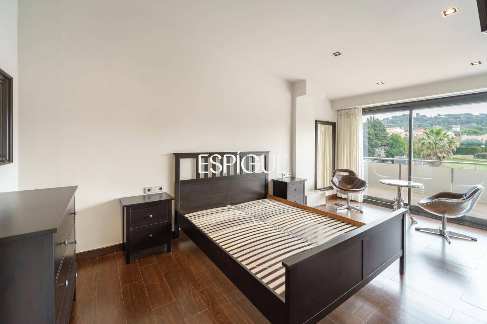 5 slaapkamer Villa te koop in Vallromanes met zwembad garage - € 1.150.000 (Ref: 10016034)