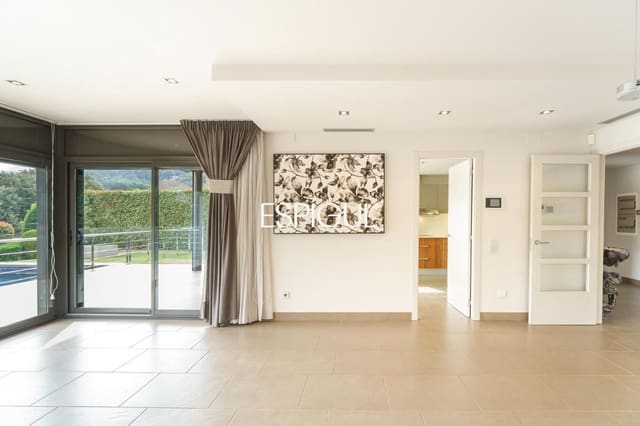 5 slaapkamer Villa te koop in Vallromanes met zwembad garage - € 1.150.000 (Ref: 10016034)